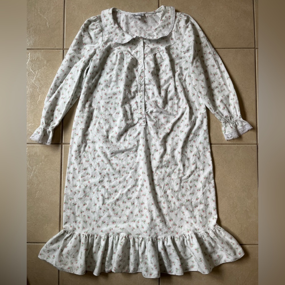 Vintage Willow Creek Floral White Nightgown Sz M Cotton Lace Detail
